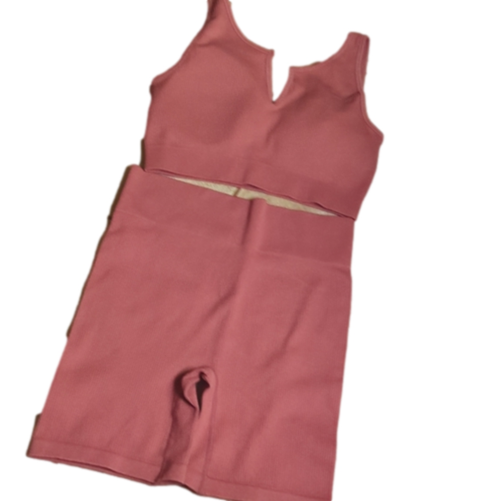 Brand new seamless active set mauve /blush pink.Nwot.